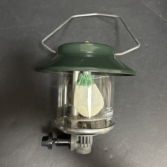 Coleman Propane Lantern One Mantle Lantern 5150 With Plastic Case Tested No Tank - Picture 2 of 10